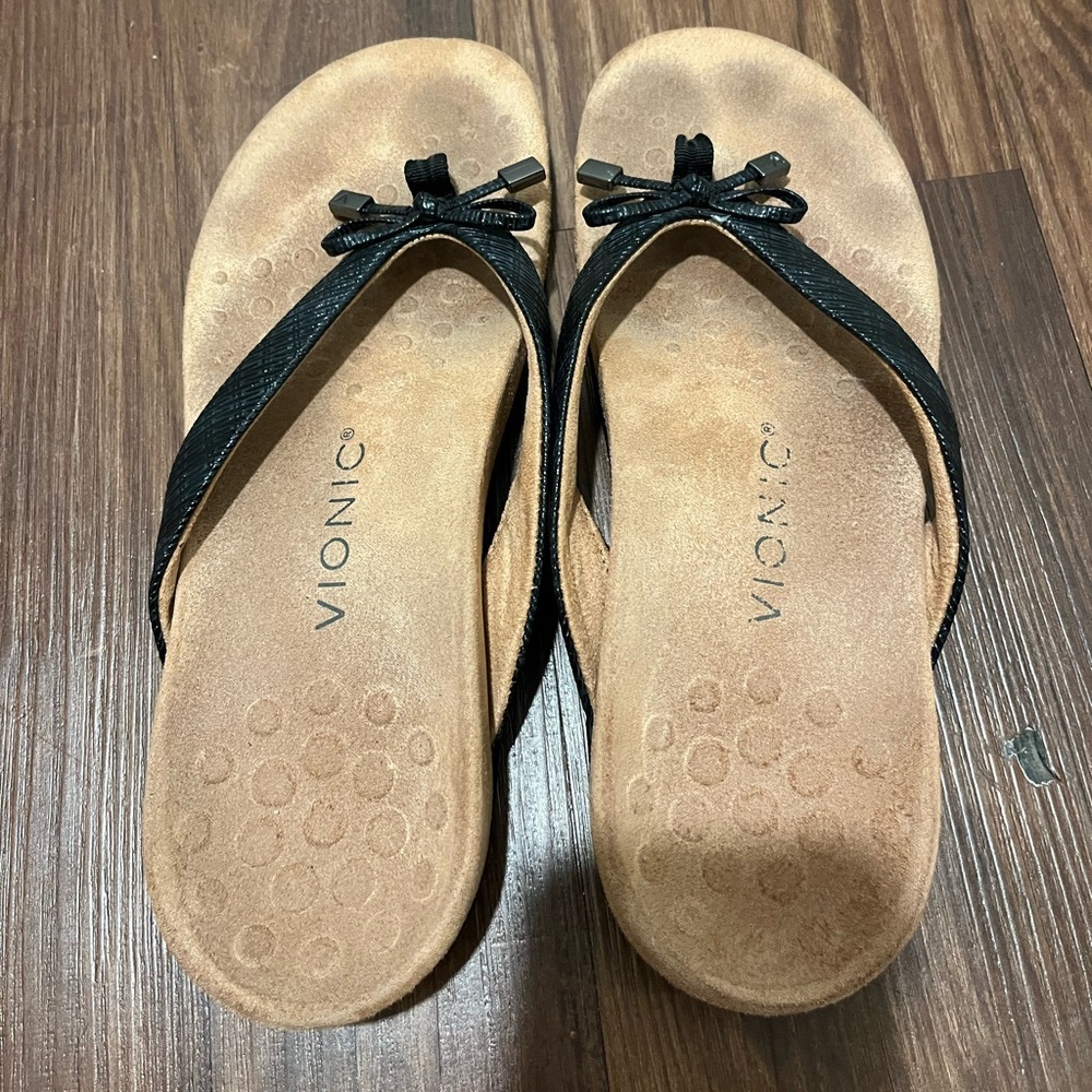 Vionic Women's Rest Bella Toe Post Sandal, Black - Picture 2 of 8
